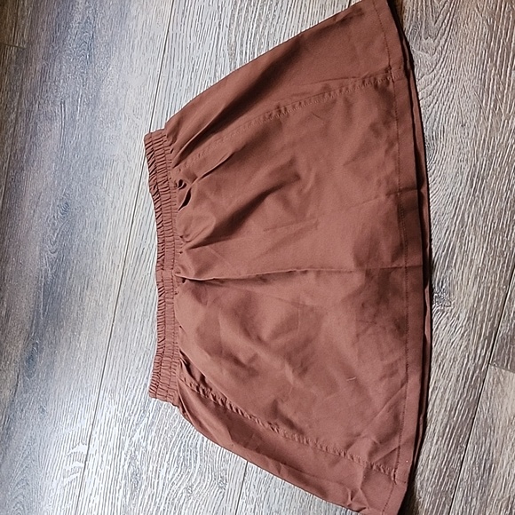 Girlfriend Collective Birdie Woven Skort in Earth Size XS - Picture 3 of 4